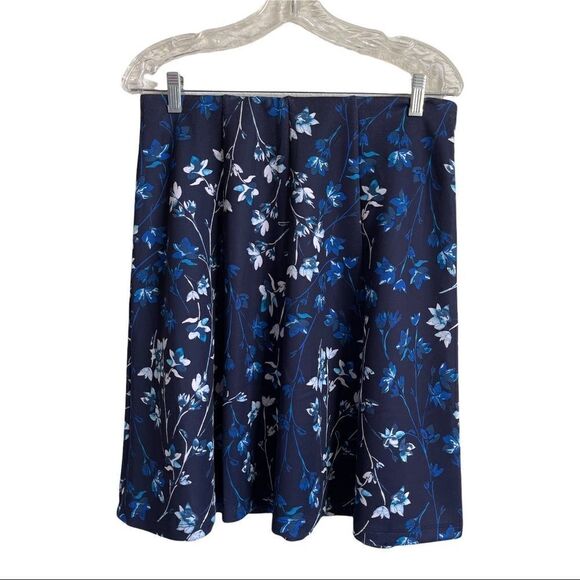 Roz & Ali Black with Blue Floral Print Skater Mini Skirt - Size Medium - Picture 7 of 7